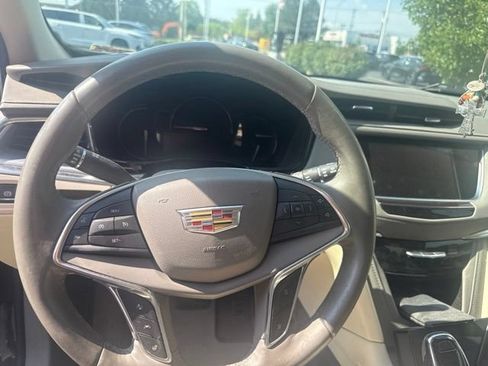 Used 2018 Cadillac XT5 Luxury w/ Driver Awareness Package FWD image 14