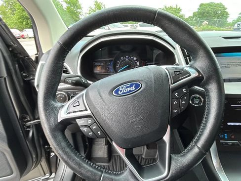 Used 2019 Ford Edge Titanium w/ Equipment Group 301A AWD/4WD image 26