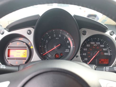 Used 2016 Nissan 370Z w/ Sport Package image 19