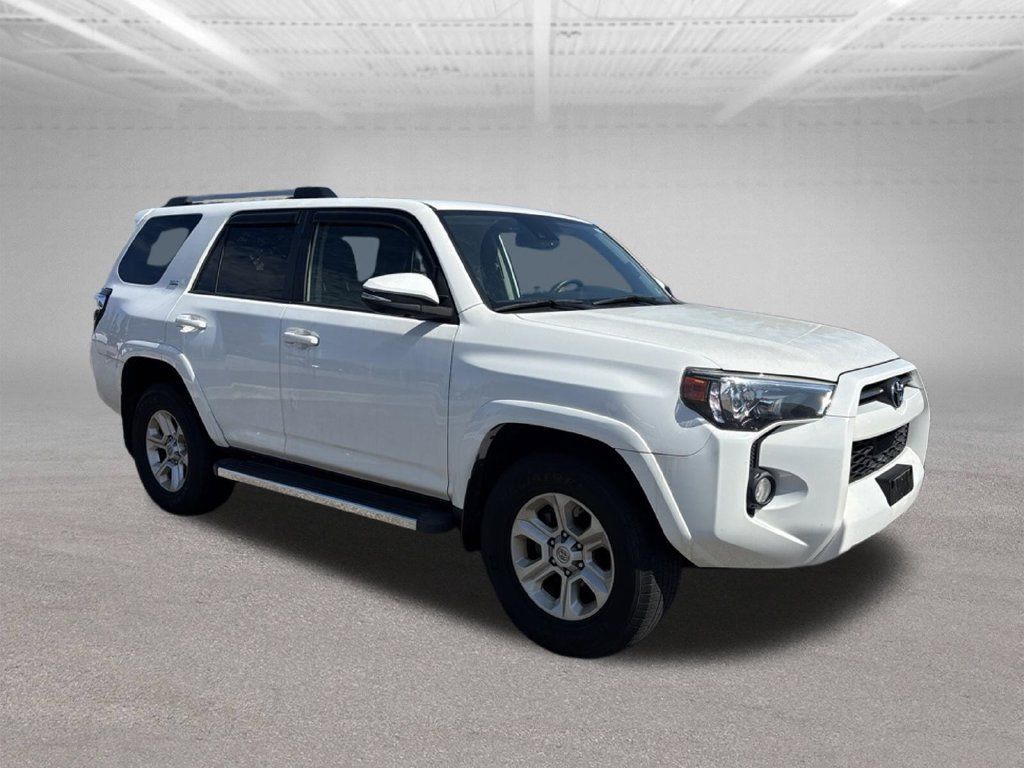 Used 2020 Toyota 4Runner SR5 Premium w/ Moonroof Package RWD image 2