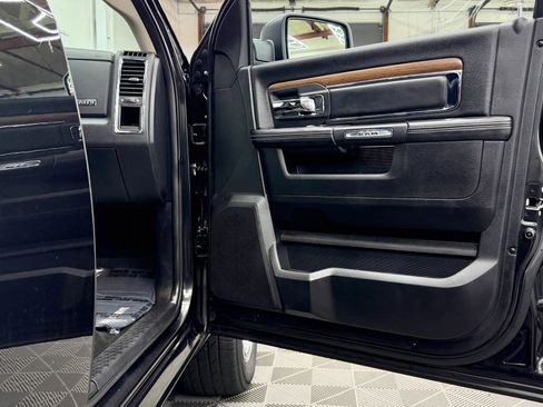 Used 2015 RAM 1500 Laramie w/ Convenience Group image 9