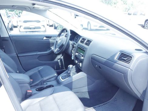 Used 2012 Volkswagen Jetta SE FWD image 10