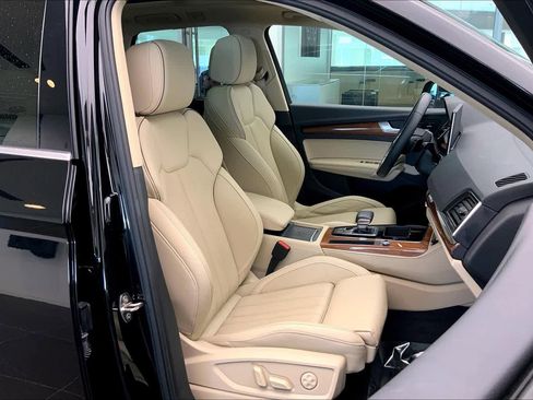 Used 2021 Audi Q5 2.0T Premium Plus w/ Premium Plus Package AWD/4WD image 9