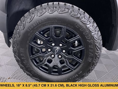 Certified 2024 Chevrolet Colorado Trail Boss w/ Advanced Trailering Package AWD/4WD image 15