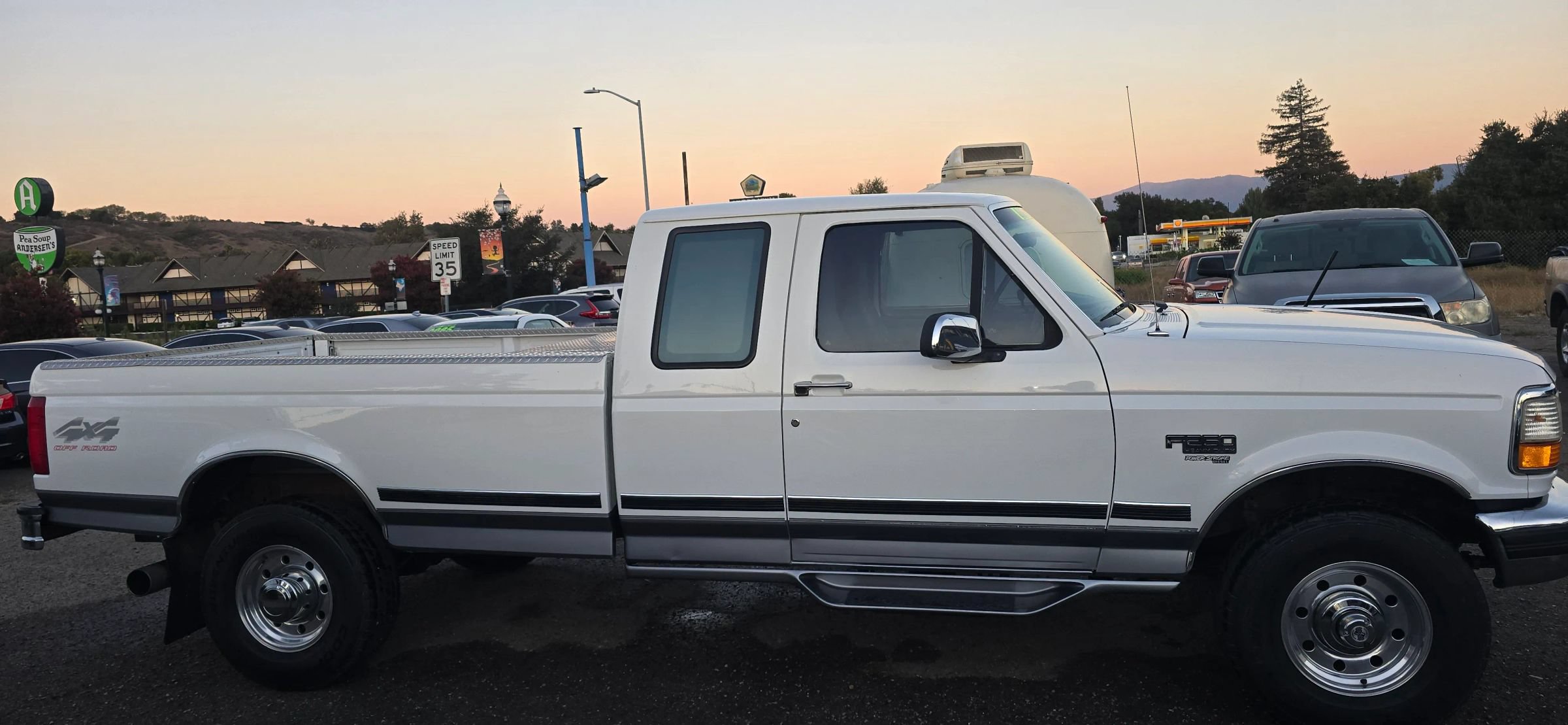 Used 1997 Ford F250 4x4 SuperCab Heavy Duty image 3