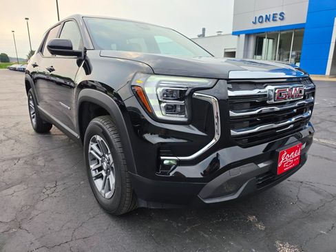 Used 2025 GMC Terrain Elevation w/ Technology Package II AWD/4WD image 7
