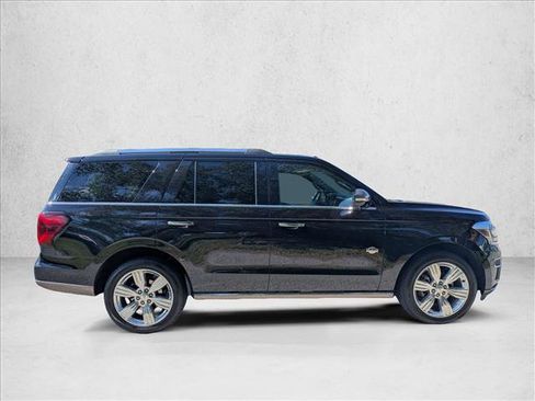 Used 2024 Ford Expedition King Ranch RWD image 4