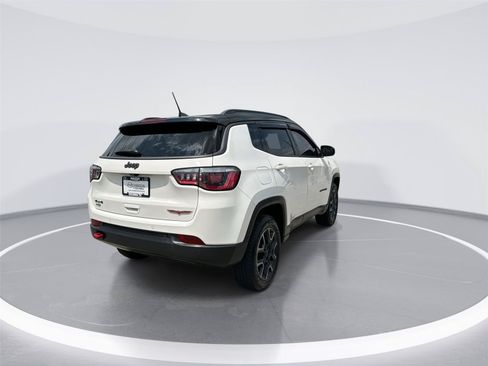 Used 2019 Jeep Compass Trailhawk w/ Cold Weather Group AWD/4WD image 8