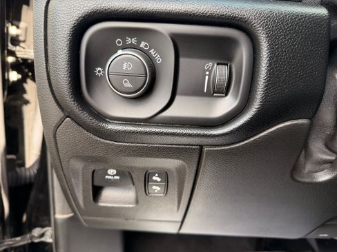 Used 2020 RAM 1500 Big Horn AWD/4WD image 24