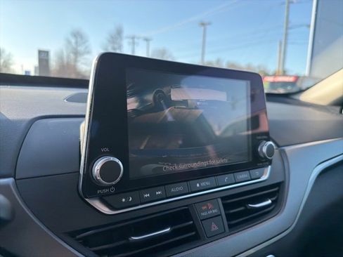 Used 2024 Nissan Altima 2.5 SR image 16