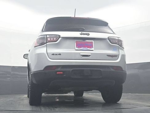 Used 2025 Jeep Compass Trailhawk w/ Trailer Tow Group AWD/4WD image 32