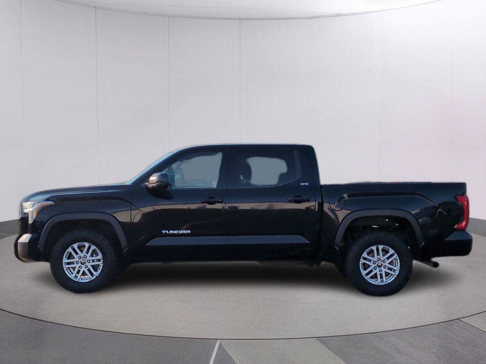 Used 2022 Toyota Tundra SR5 AWD/4WD image 2