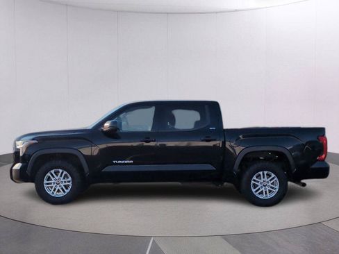 Used 2022 Toyota Tundra SR5 AWD/4WD image 2