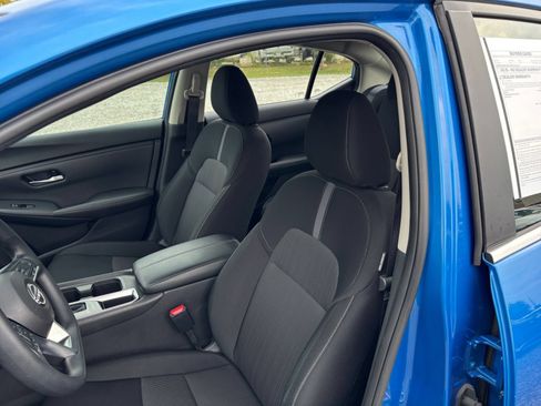 Used 2025 Nissan Sentra SV FWD image 34