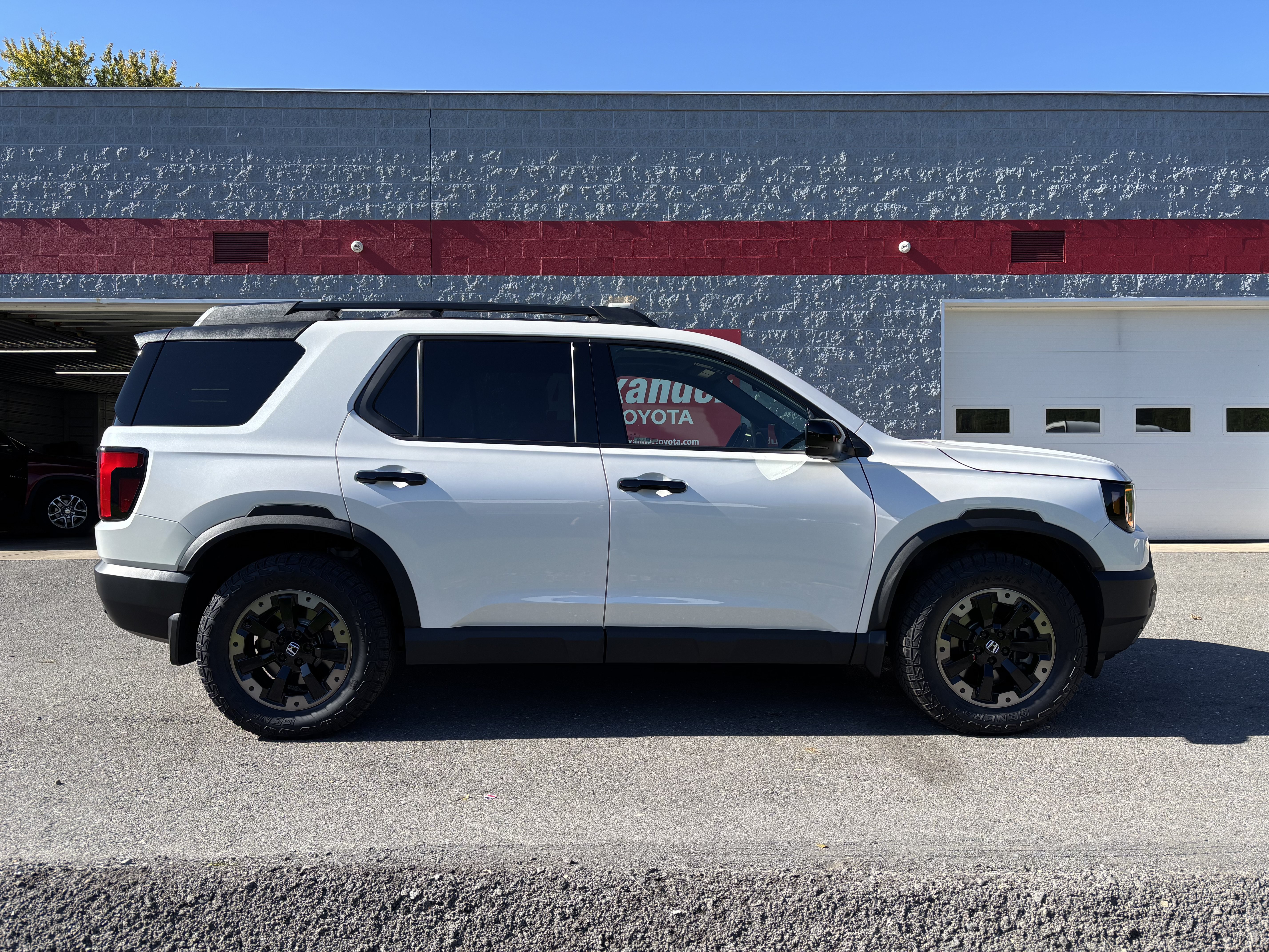 Used 2026 Honda Passport TrailSport Elite image 2