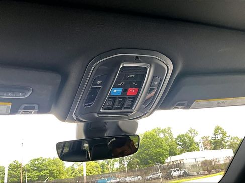Used 2025 Jeep Grand Cherokee Summit AWD/4WD image 35