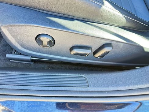 Used 2025 Volkswagen Jetta SE image 23