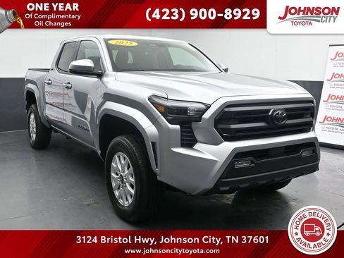 Used 2025 Toyota Tacoma SR5 image 1