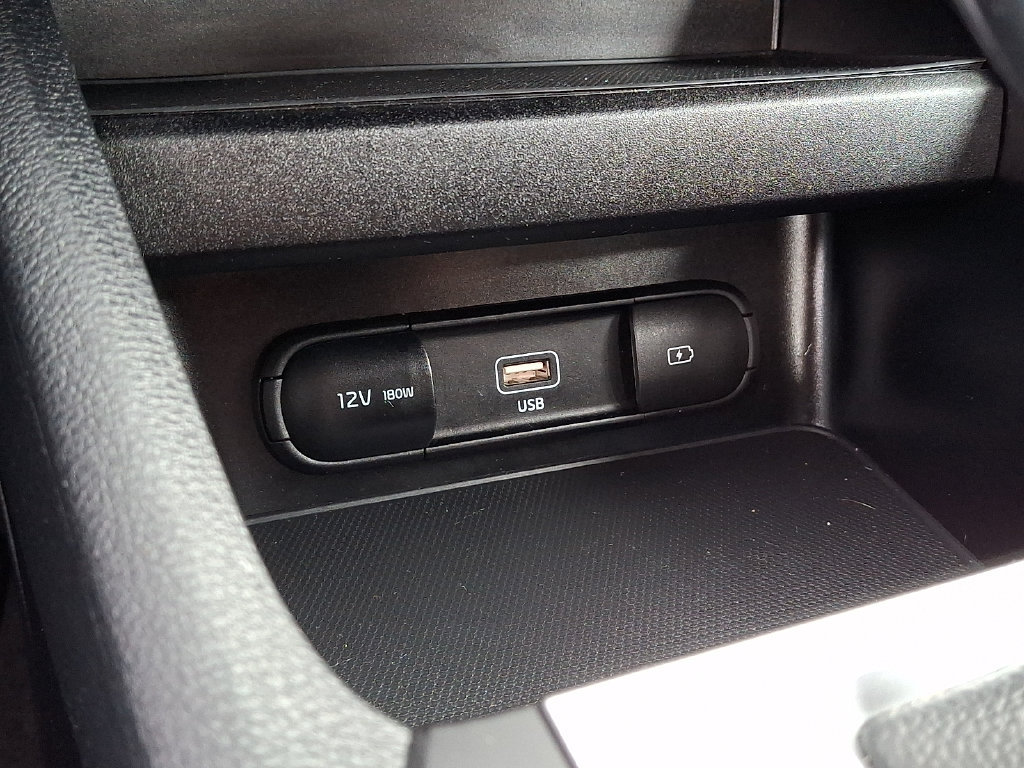 Used 2024 Kia Forte LXS w/ LXS Technology Package FWD image 23