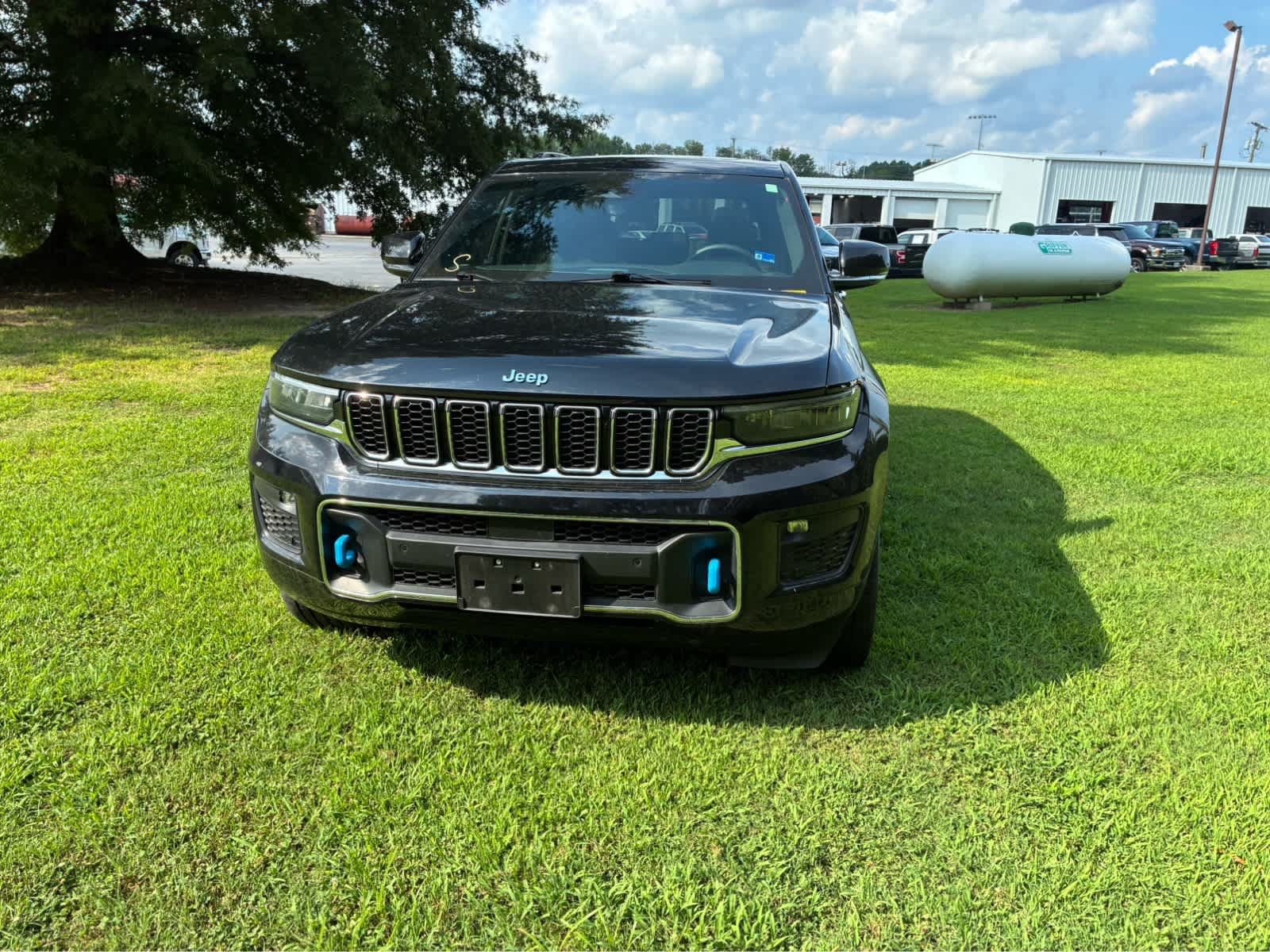 Used 2023 Jeep Grand Cherokee Overland w/ Luxury Tech Group IV AWD/4WD image 5