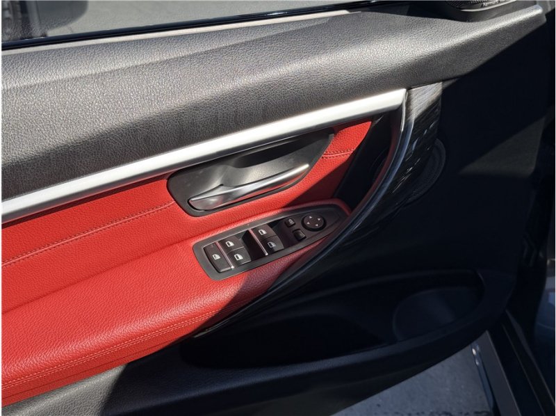 Used 2017 BMW 340i Sedan RWD image 17
