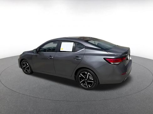 Used 2025 Nissan Sentra SV FWD image 10