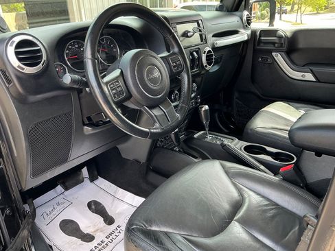 Used 2014 Jeep Wrangler Unlimited Sahara w/ Katzin Premium Leather Group AWD/4WD image 15