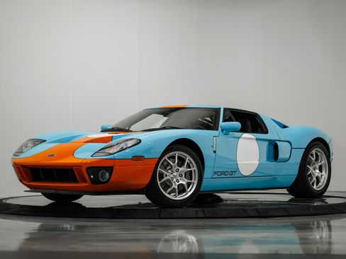Used 2006 Ford GT image 2