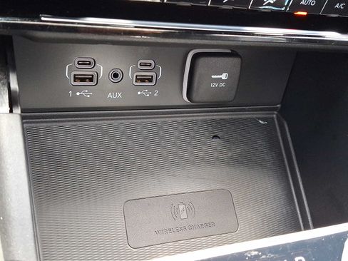 Used 2023 Jeep Grand Cherokee Altitude AWD/4WD image 20