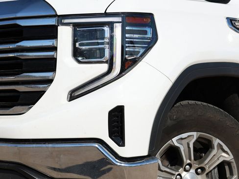 Used 2024 GMC Sierra 1500 SLT w/ X31 Off-Road Package image 11