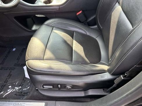 Used 2020 GMC Acadia SLT w/ Driver Alert Package II image 15