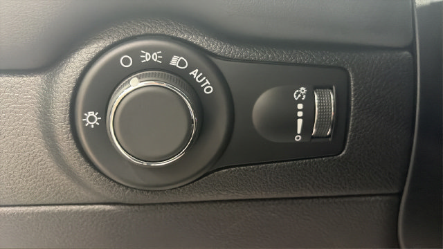 Used 2025 Dodge Durango GT AWD/4WD image 33