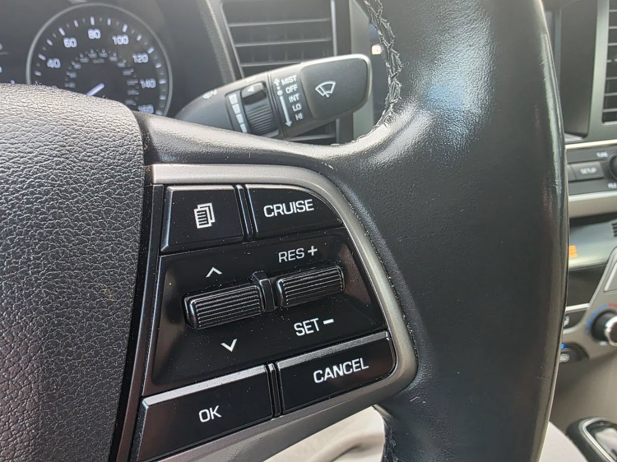 Used 2017 Hyundai Elantra Limited FWD image 36