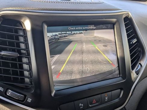 Used 2021 Jeep Cherokee Latitude Lux 80th Anniv w/ Quick Order Package 26U 80TH image 17