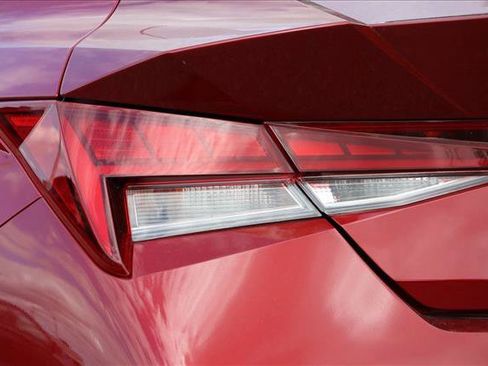 Used 2024 Hyundai Elantra Limited FWD image 11