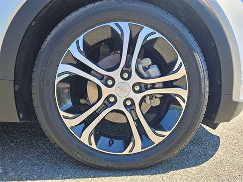 Used 2020 Chevrolet Bolt Premier w/ Infotainment Package image 10