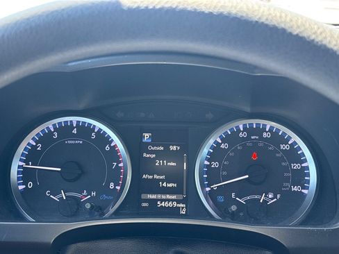 Used 2019 Toyota Highlander LE FWD image 8