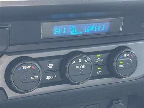 Used 2021 Toyota Tacoma TRD Off-Road image 16