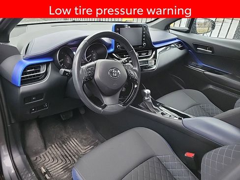 Used 2021 Toyota C-HR XLE image 7