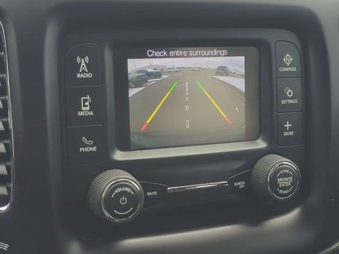 Used 2018 Jeep Compass Latitude FWD image 18