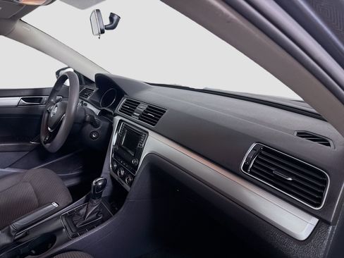 Used 2018 Volkswagen Passat 2.0T S w/ Driver Assistance Package image 29