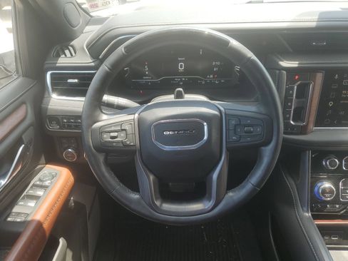 Used 2024 GMC Yukon Denali Ultimate AWD/4WD image 11