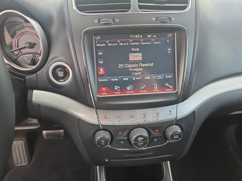 Used 2017 Dodge Journey SXT AWD/4WD image 27
