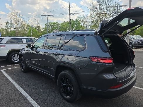 Used 2024 Jeep Grand Cherokee L Altitude AWD/4WD image 10