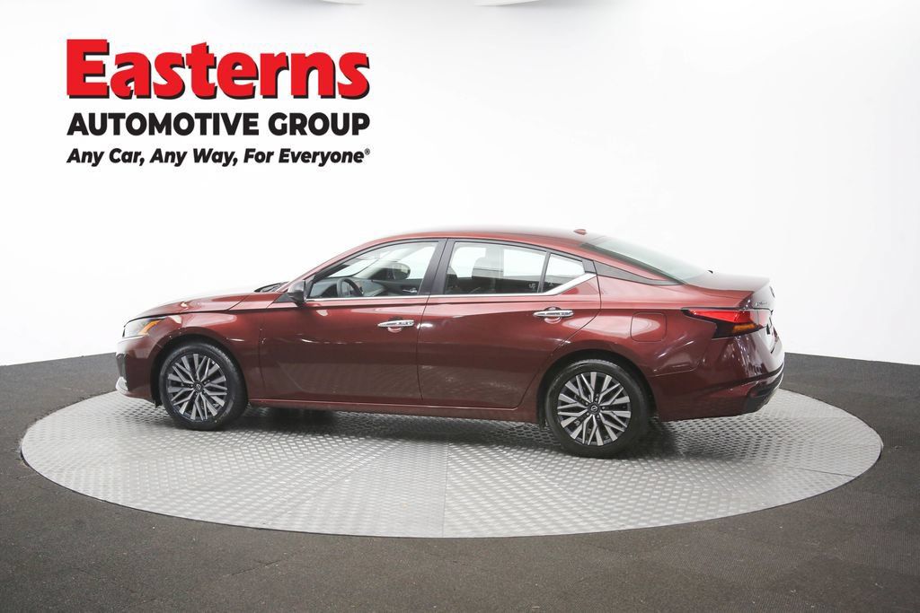 Used 2025 Nissan Altima 2.5 SV FWD image 59