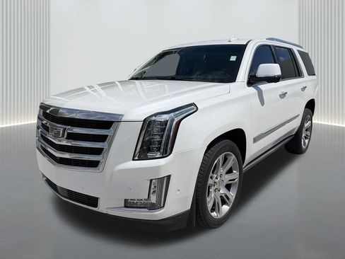 Used 2018 Cadillac Escalade Premium Luxury RWD image 2