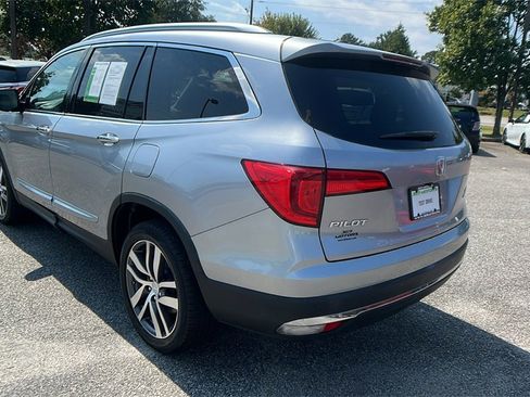 Used 2017 Honda Pilot Touring image 7