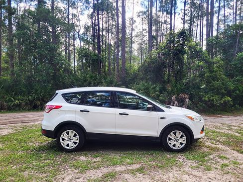 Used 2015 Ford Escape S FWD image 8