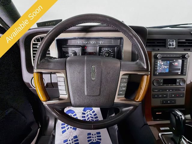 Used 2014 Lincoln Navigator 4WD image 11