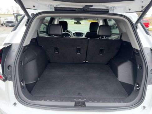 Used 2024 GMC Terrain SLT image 22